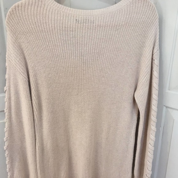 American Eagle Pullover Sweater - Picture 13 of 16